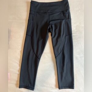 ZYIA Black Active Capri Leggings